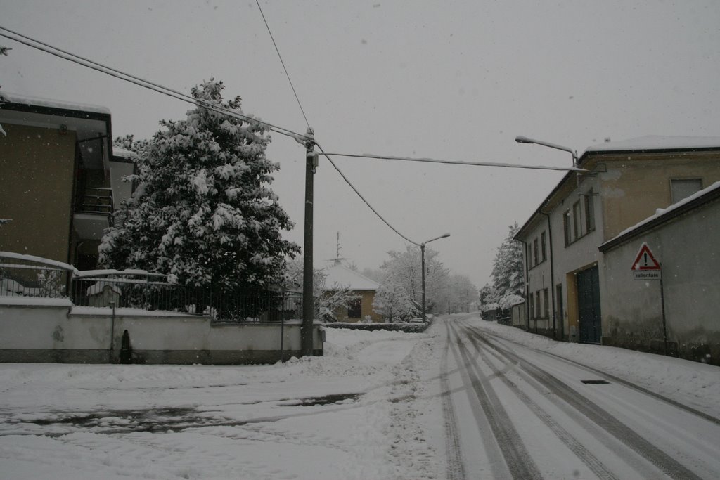 Via Roma presso via del Vigneto - Bernate Ticino by Francesco Nosotti