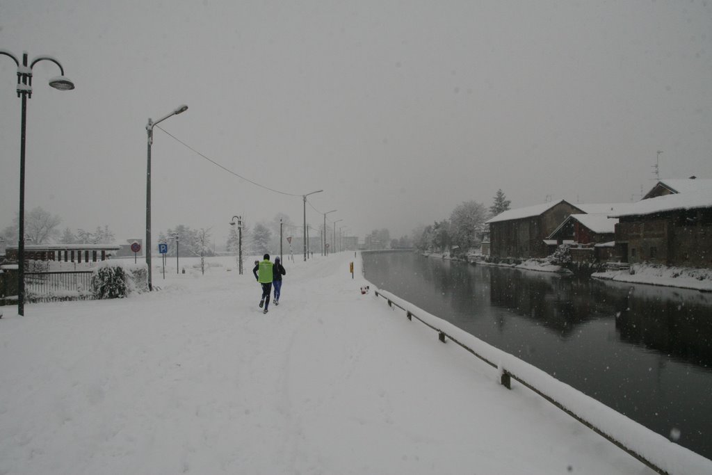 Via Alzaia del Naviglio Grande - Bernate Ticino by Francesco Nosotti