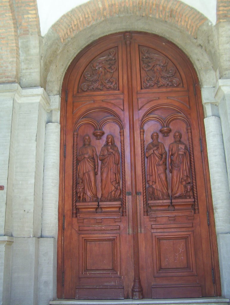 Portal del Atrio Iglesia Ntra. Sra. de los Ángeles by Edgardo N. ZORZI