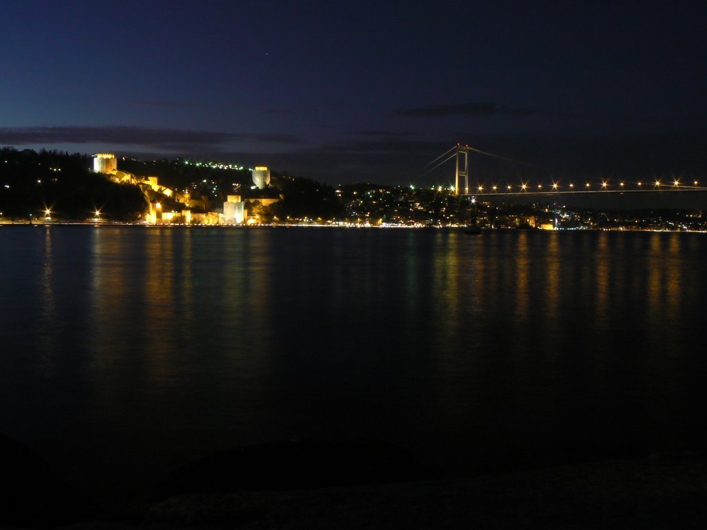 Gece Rumeli Hisarı ve FSM by Murat Demirkan