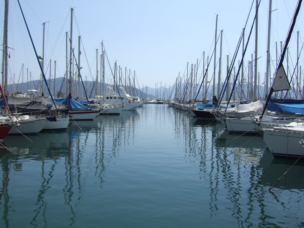 Marmaris Harbour by wooley1000