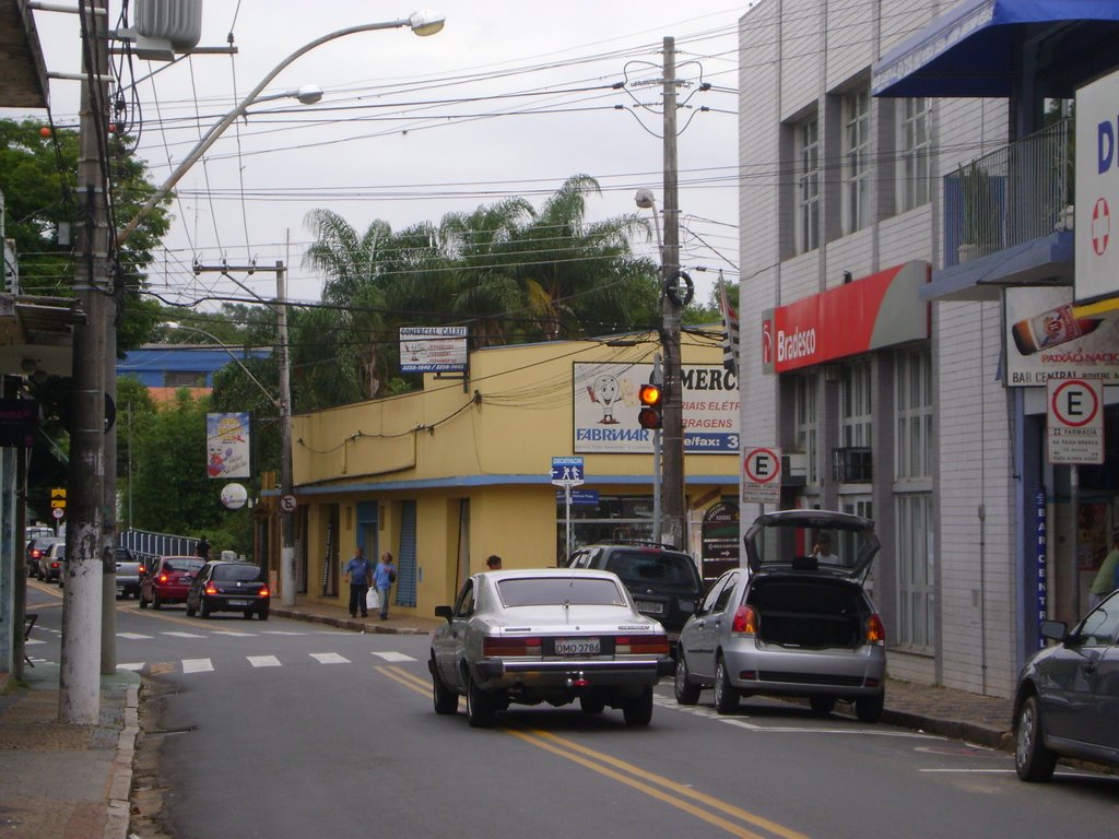 Distrito de Sousas - R. Isabelita Vieira sentido Campinas by Alexander Denarelli