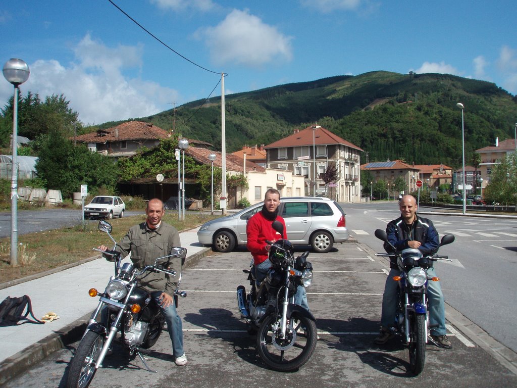 De motos en Güeñes by J-Alberto