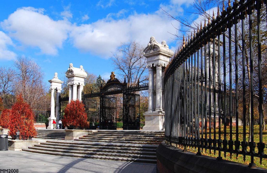 El Buen Retiro, puerta de España by Mariano Mellado