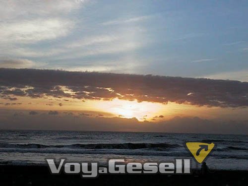 Amanecer en Villa Gesell by VoyaGesell