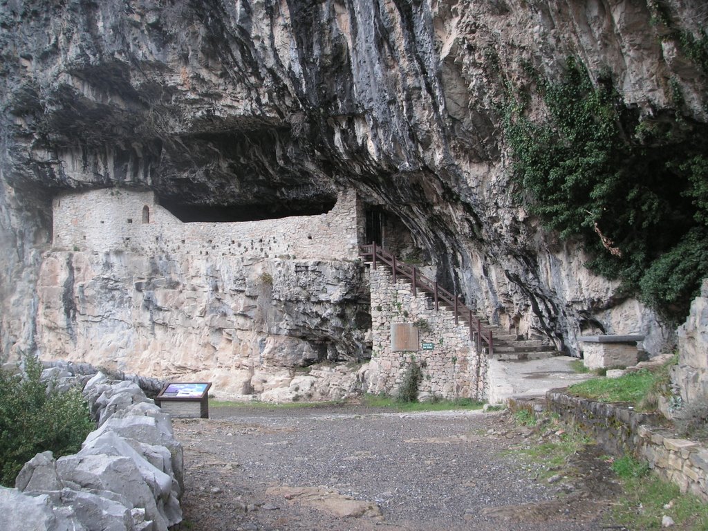 Ermita de San Urbez by Antonio Crespo