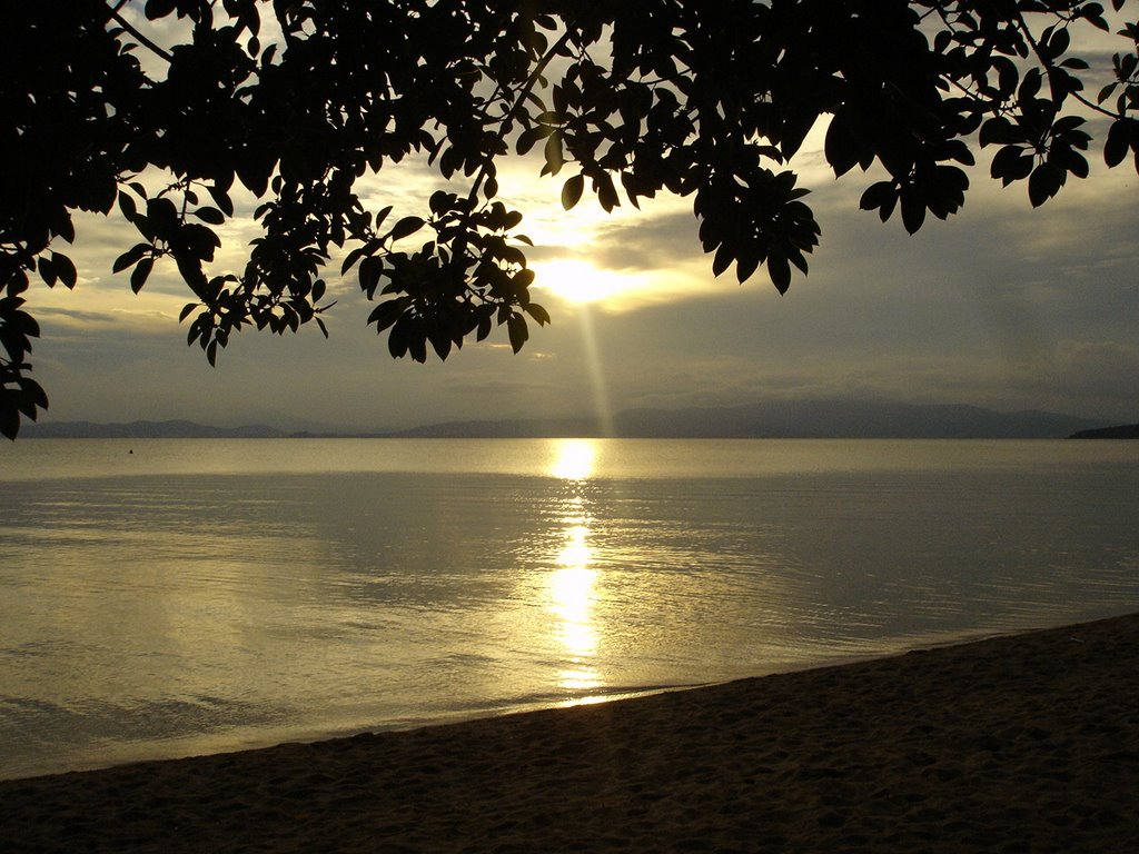 Pôr do Sol em Sambaqui by Ricardo Alberti