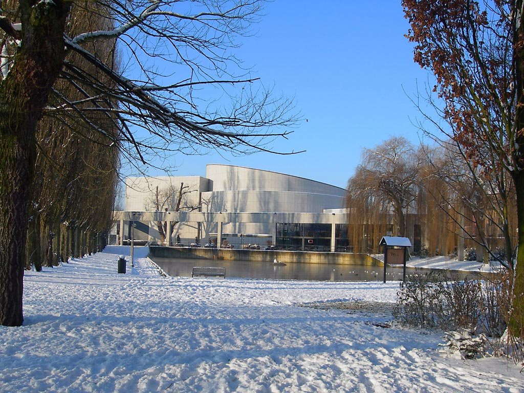 Cultureel Centrum "De Velinx", Tongeren by Thysen Jean