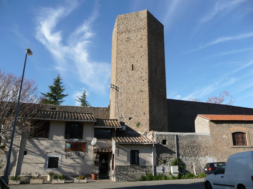 Torre pentagonale tra il Palazzo di S. Martino e la torre di S. Fortunato by Antonio Cignini