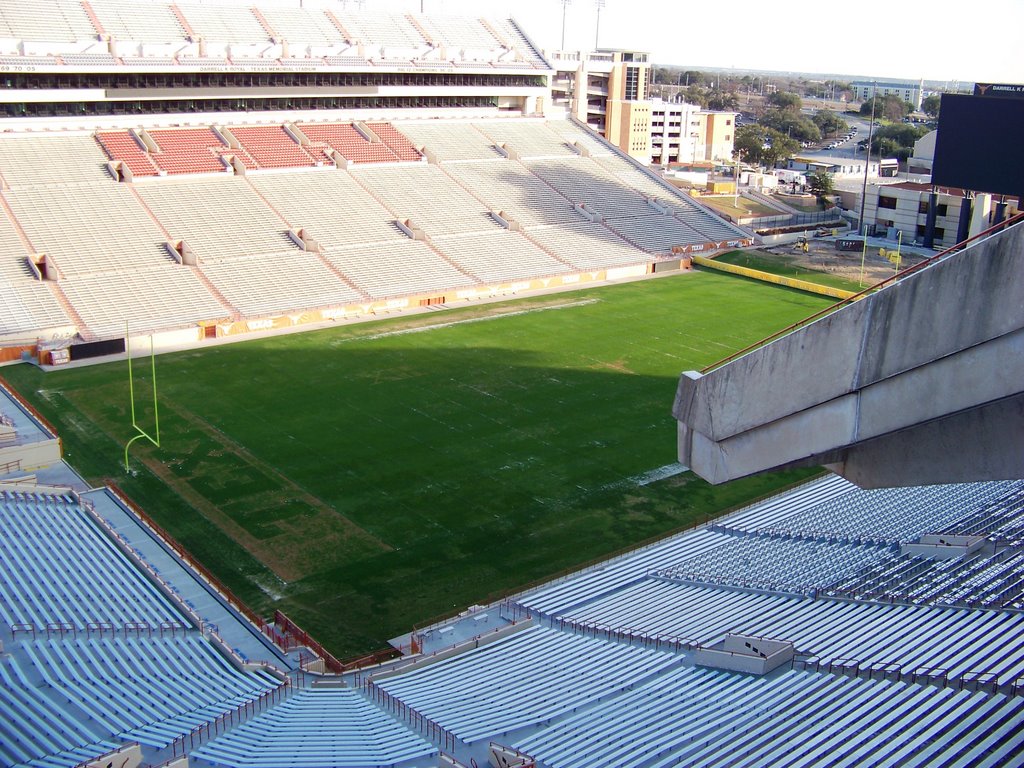 Darrell K Royal-Texas Memorial Stadium by Idawriter