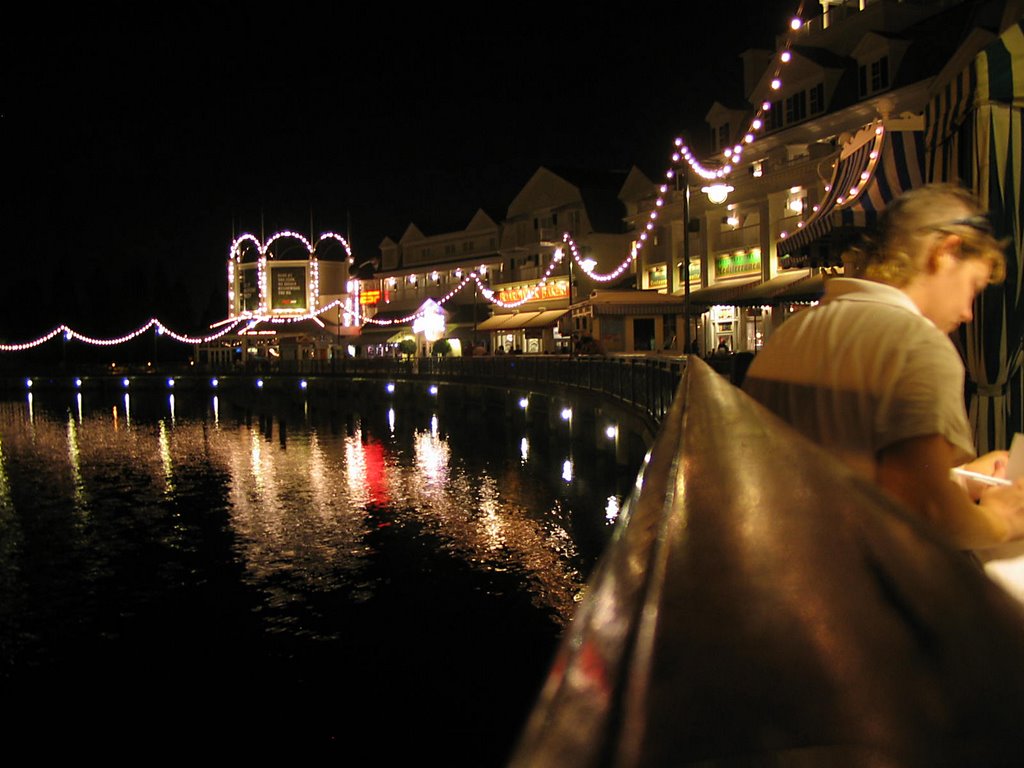 Boardwalk at night by cmdyer