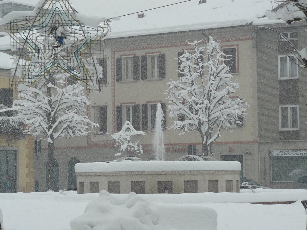 Neve sulla piazza by Ferdero