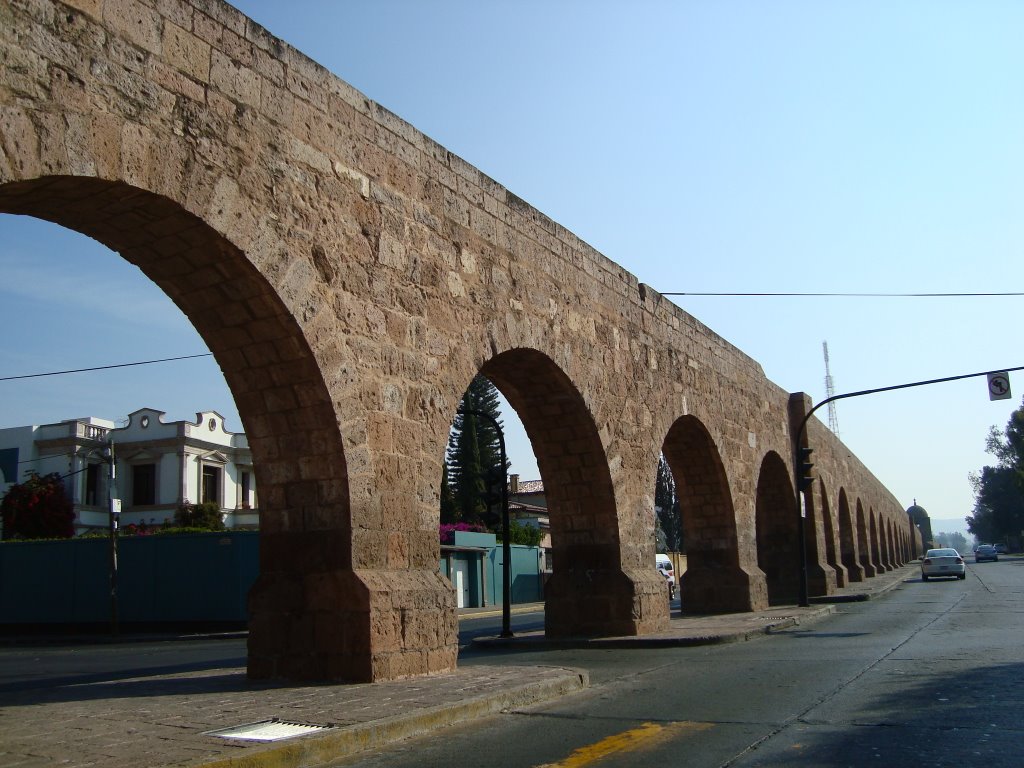 Acueducto, Morelia, Michoacán by Jonathan F. Pérez Aldama