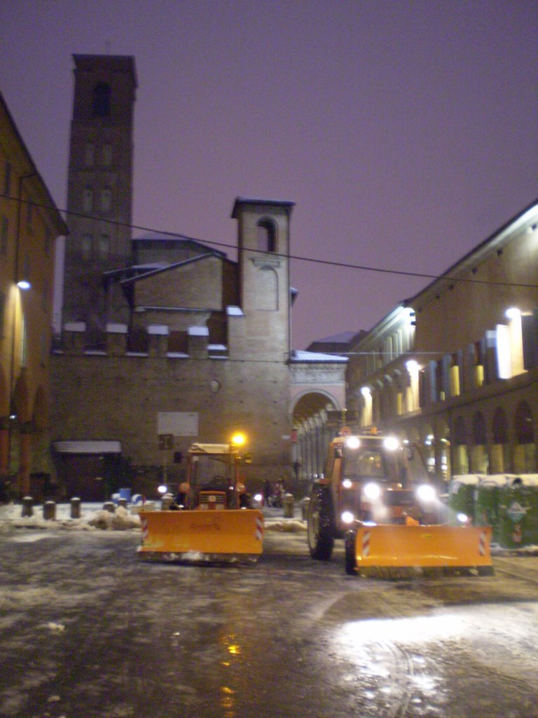 Spalaneve in azione - piazza verdi by michele martelli