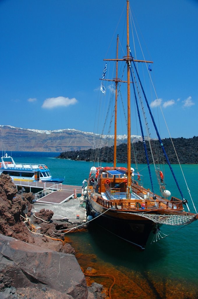 Nea Kameni landing by Blake Colvin