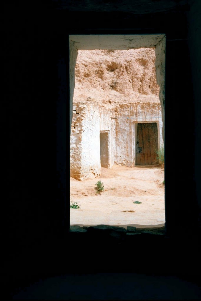 Tunisie_Matmata_Cave Dwelling_Inside_007_4A.JPG by George Charleston