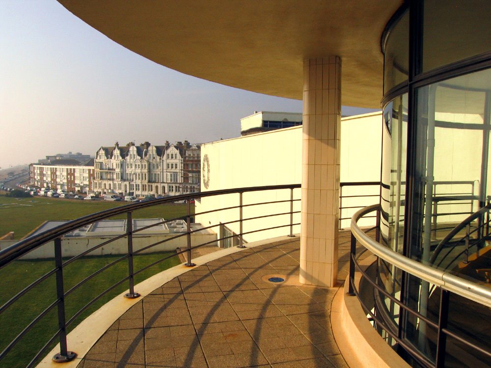 Bexhill - De La Warr Pavilion, looking west. by John Goodwin.