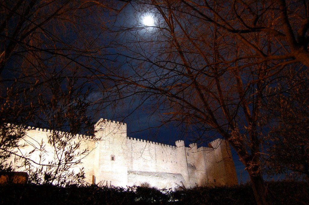 Castillo Luna Llena by José Ibáñez