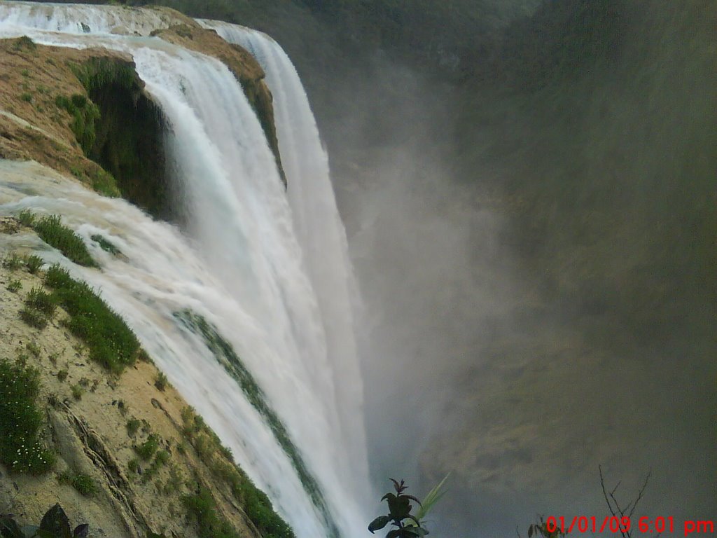 Cascada Tamul desde arriba by laborradaporvida