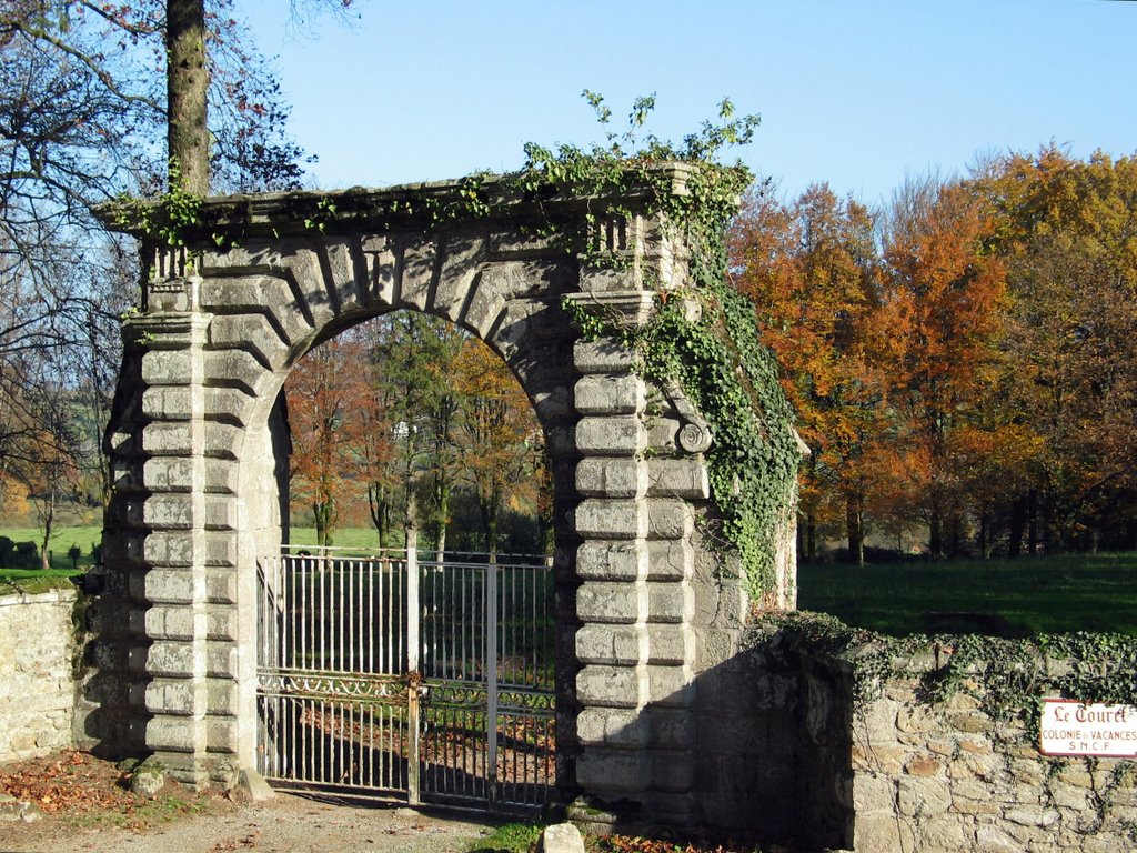 Saint-Laurent les Eglises - le Couret - portail de l'abbaye de Grandmont by n&p laurière