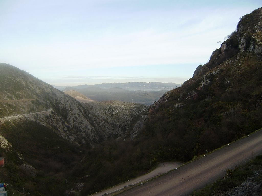 Desde presa embalse Alfilorios by fgonzalvezv