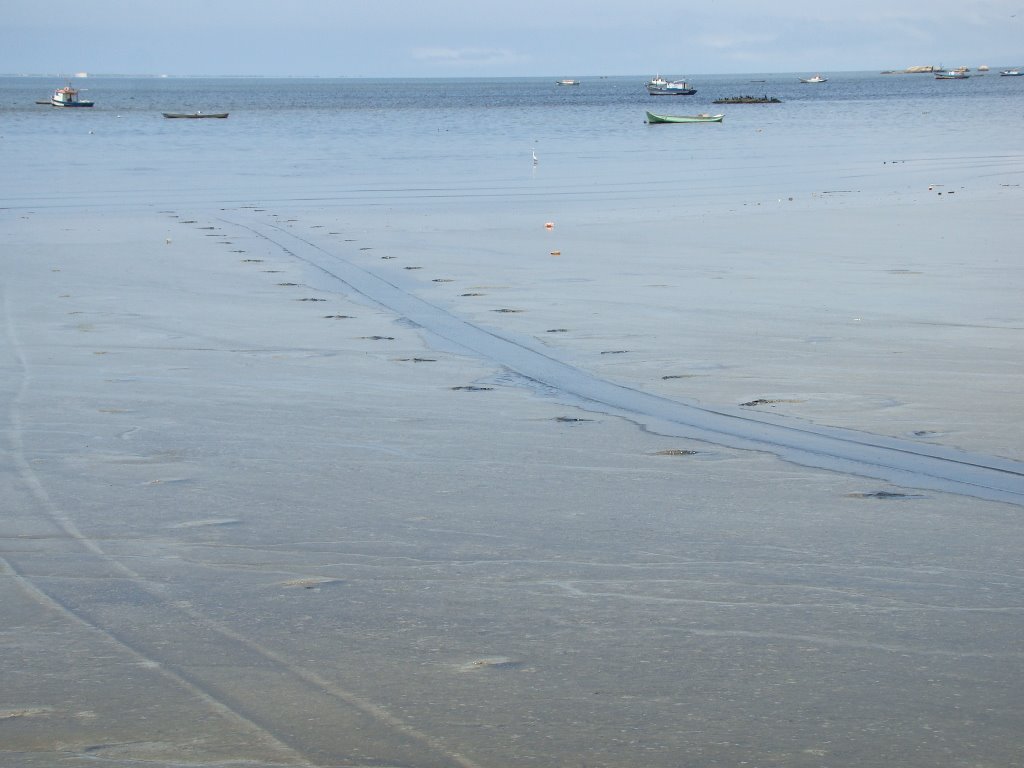 Embarcações de pescadores by Luiz Camilo Vittaz