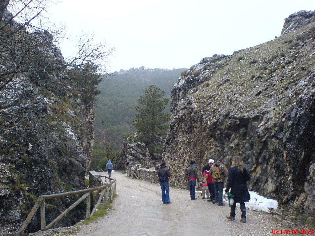 Nacimiento Río Guadalquivir by wysarri