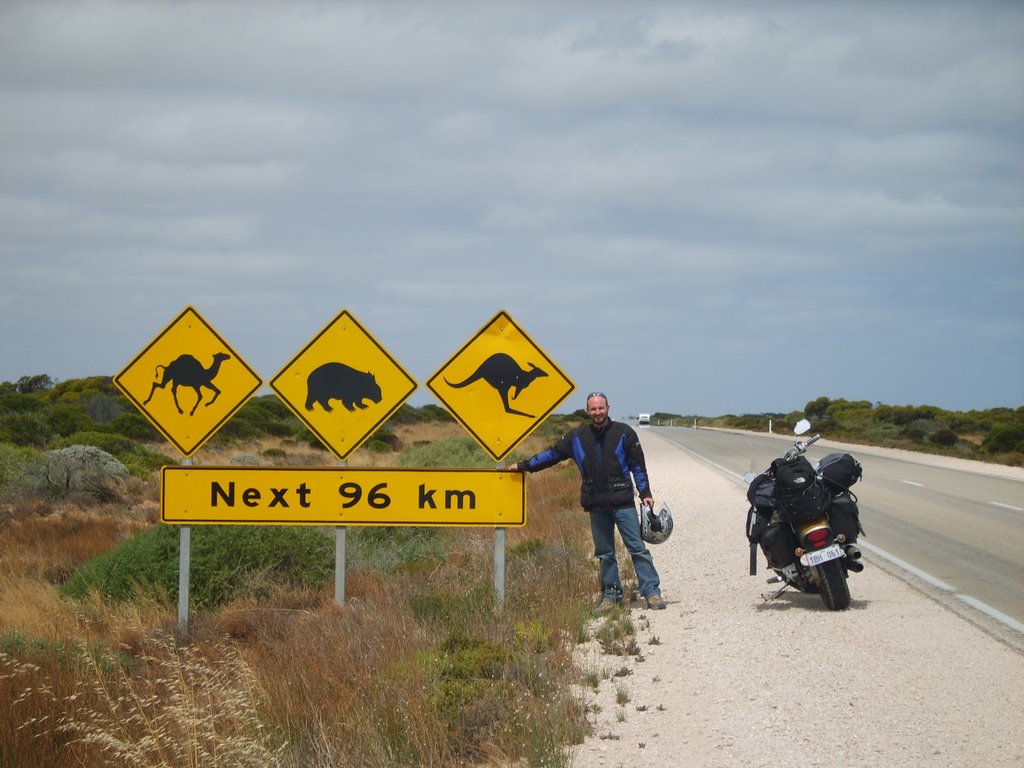 Eyre Highway by cjhall