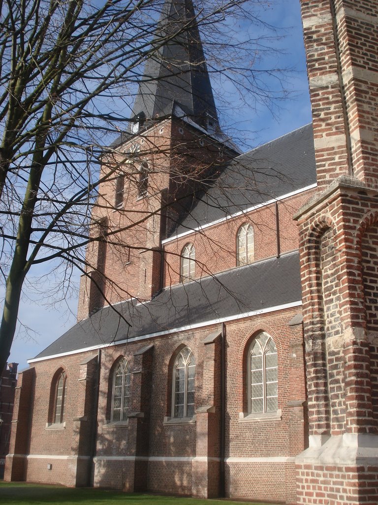 Sint Petrus en Pauluskerk, Loenhout 11 by Jim Bernaards