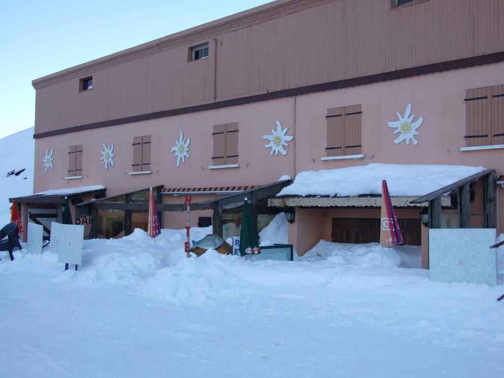 Restaurant du col du Mont Cenis by jousilane