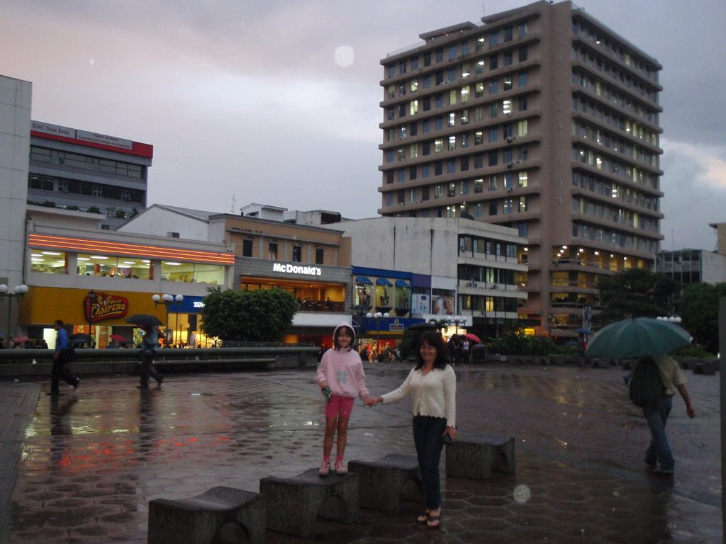 ATARDECER-PLAZA DE LA CULTURA-SAN JOSE by Yamil Herrera A