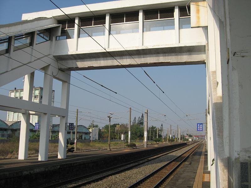 Houbi Railway Station by Chih-Hao Tsai