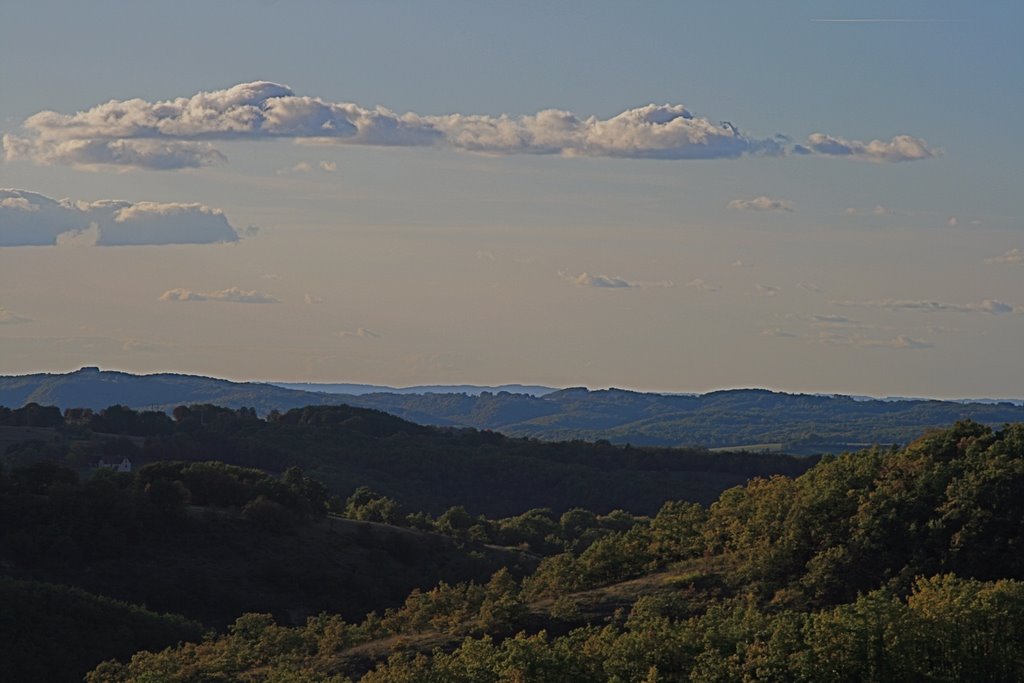 Vue du bevédère des Causses du Lot vers le nord ouest by JLMEVEL