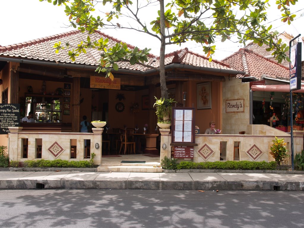 Bali Sanur Jalan Danau Tamblingan, Sanur, Denpasar, Indonesië by MrRobbert.P