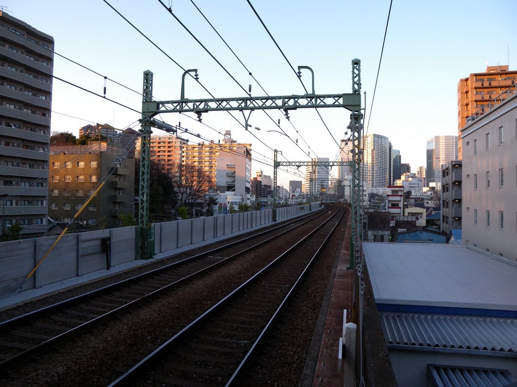 View northward from Shin-Bamba Sta. 新馬場駅から北方向 (2009.01.10) by k.takita