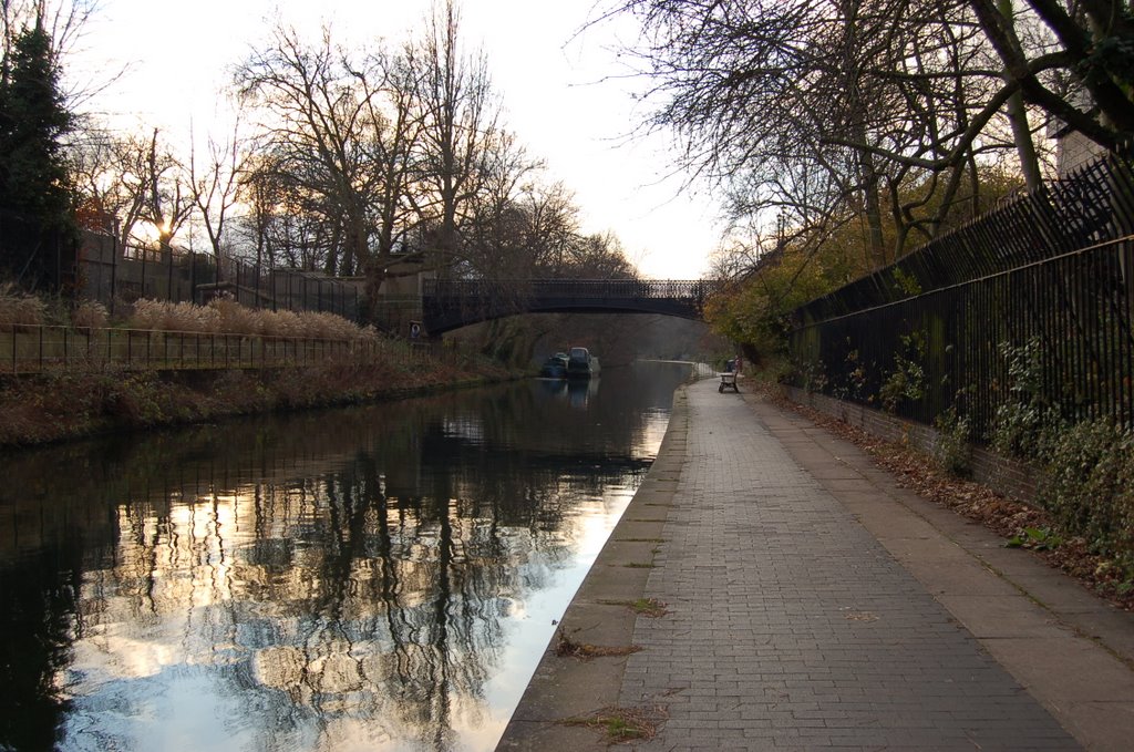 Regent's Canal by abugretsov