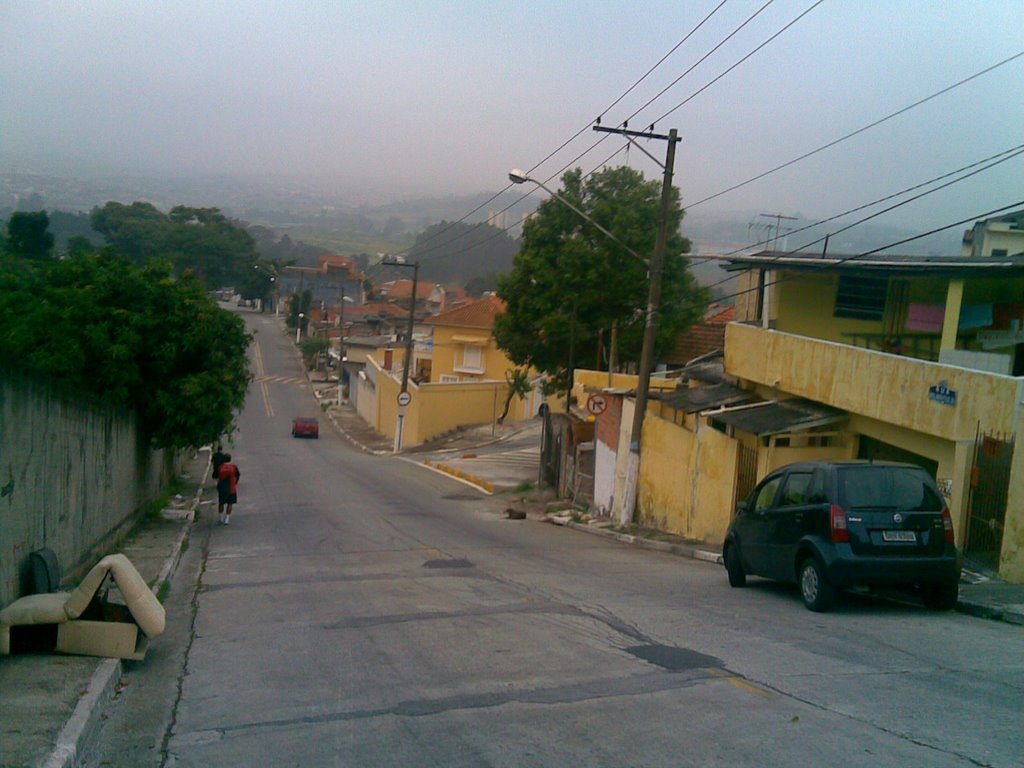 Nilton Estillac, dia levemente enevoado, descendo do Alto do Farol by Carlos Antonio de So…