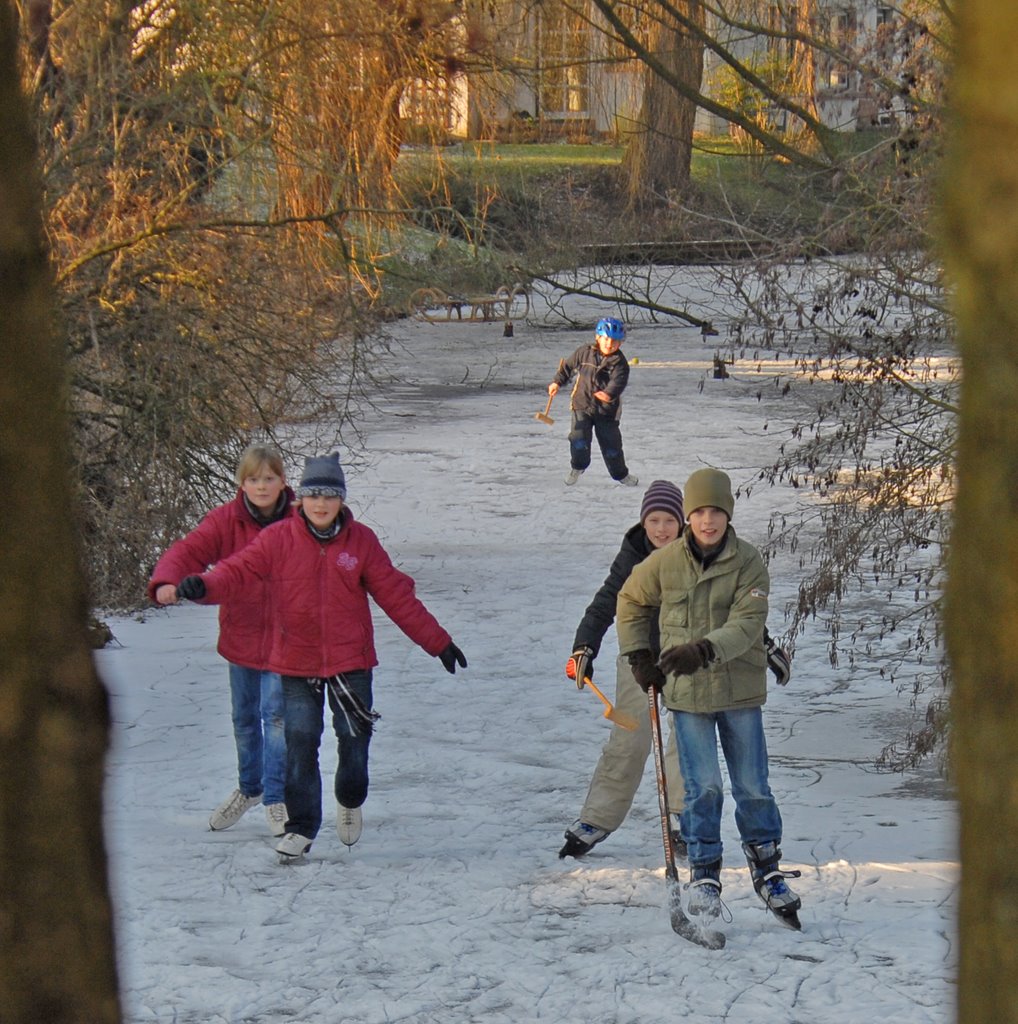 Voll cooles Eisvergnügen in Haselau 10. Januar 2009 by JulianeHerrmann1