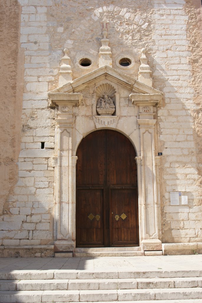 Una porta de iglesia Santa Maria - Inca - Mallorca by mista_ron