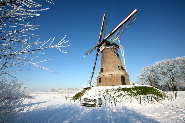 Piepermolen bij Rekken in de winter by www.hanshendriksen.net