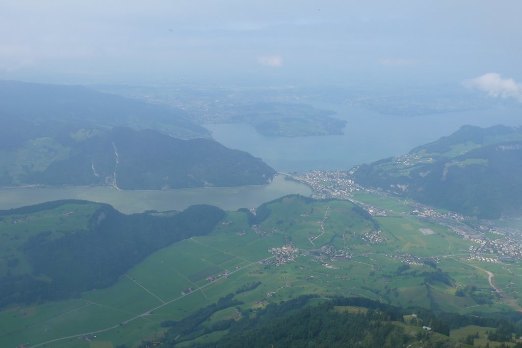 Tiefblick vom Stanserhorn by Ambjean