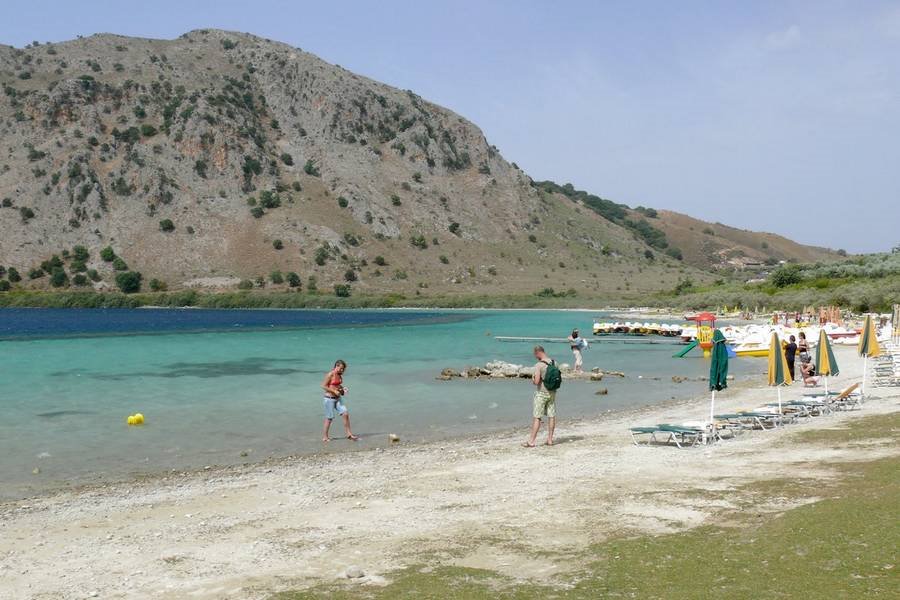 Beach by Kournas lake by Tomáš Kelar