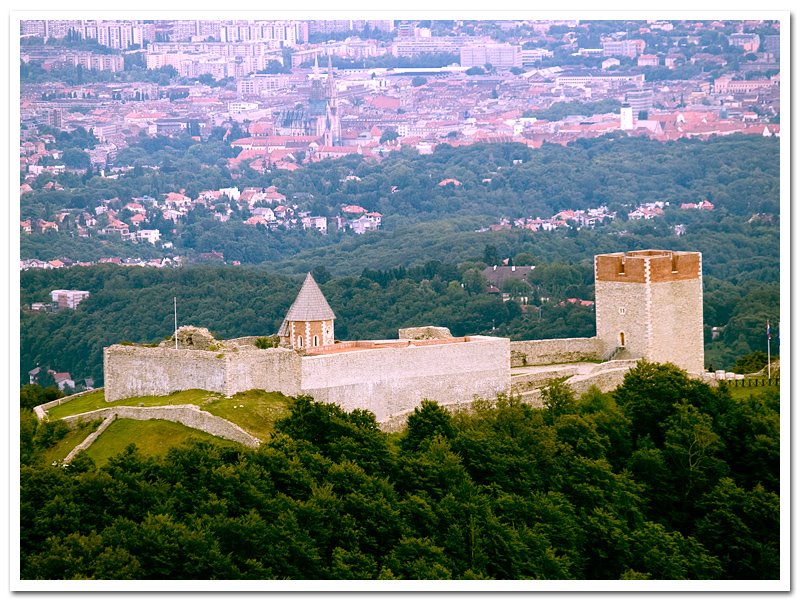 Pogled na Medvedgrad by Krešimir Pletikosa