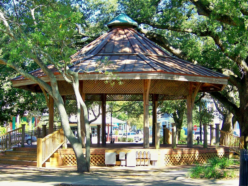 Seville Square's Gazebo by wnoble