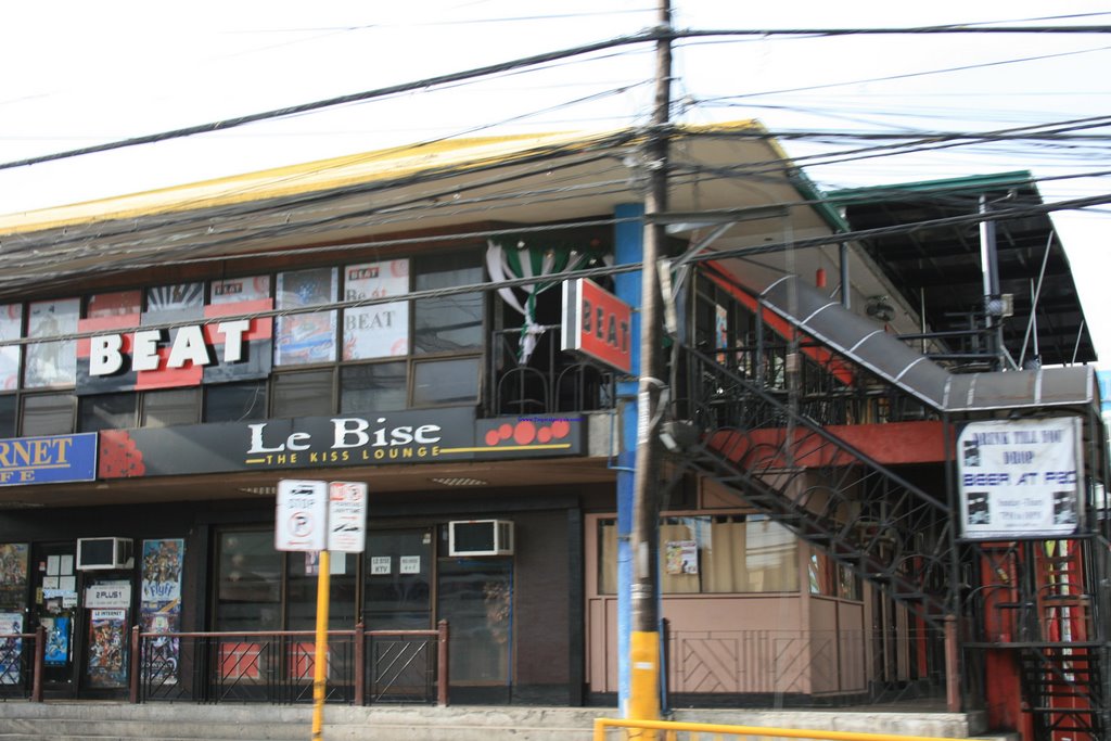 Beat, mango avenue, Cebu by Matt Wilkie