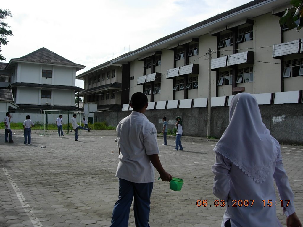 Lapangan sebelah muhi... by anggi.budi.k