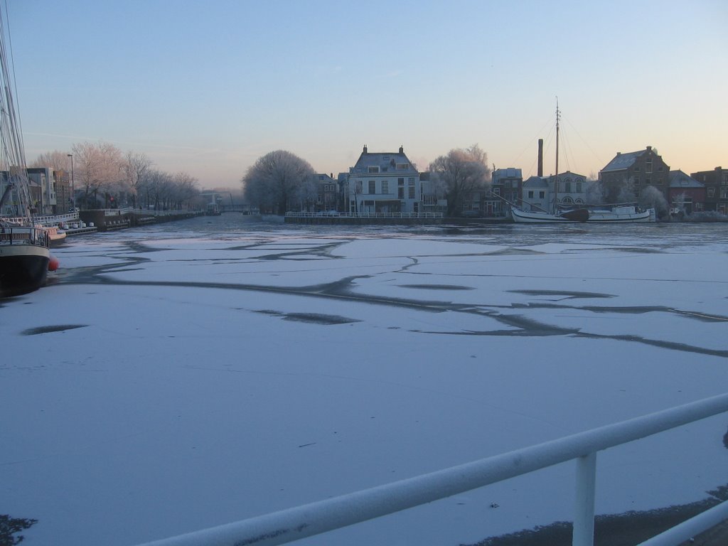 Delft, Kolk en Schiekanaal, jan. 2009 by gerrits