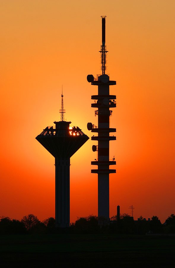 Győr-Szabadhegy, TV- and water tower by tigger