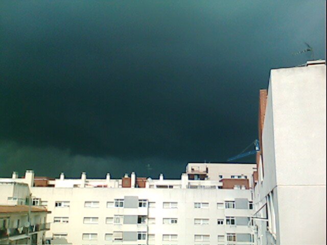 Tormenta encima de casa by raneh16