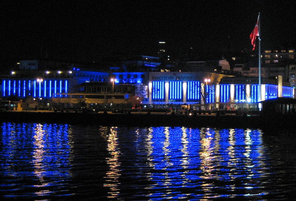 At night....the view from BAHÇEŞEHİR UNİVERSİTY by Sertaç HIZAL